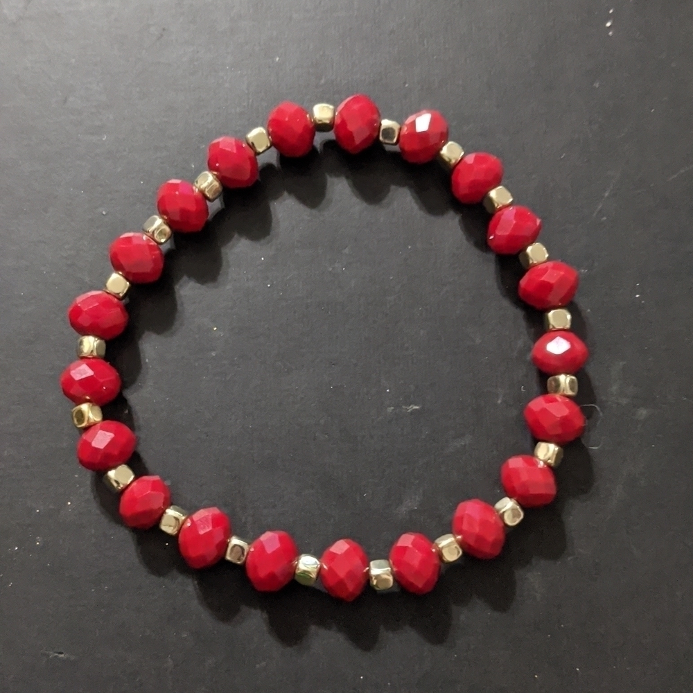 𝅺Gold Tone Red Crystal Beaded Stretchy Elastic Statement Bracelet